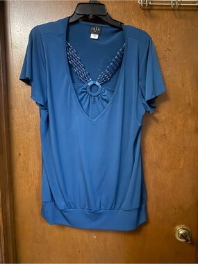 JKLA Blue Short-Sleeve V-Neck Beaded Ring Top